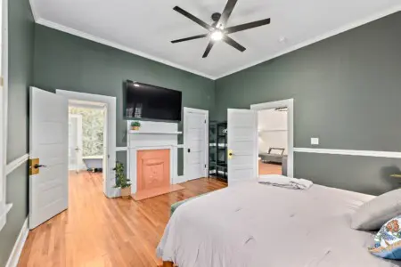 b1f461ced131449281cf45594b1e6601 LargeOriginal.jpg