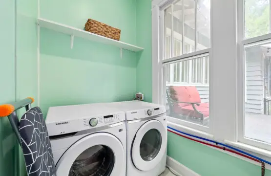 fbfe68483c2a4bff84383057ba433fb4 LargeOriginal.jpg