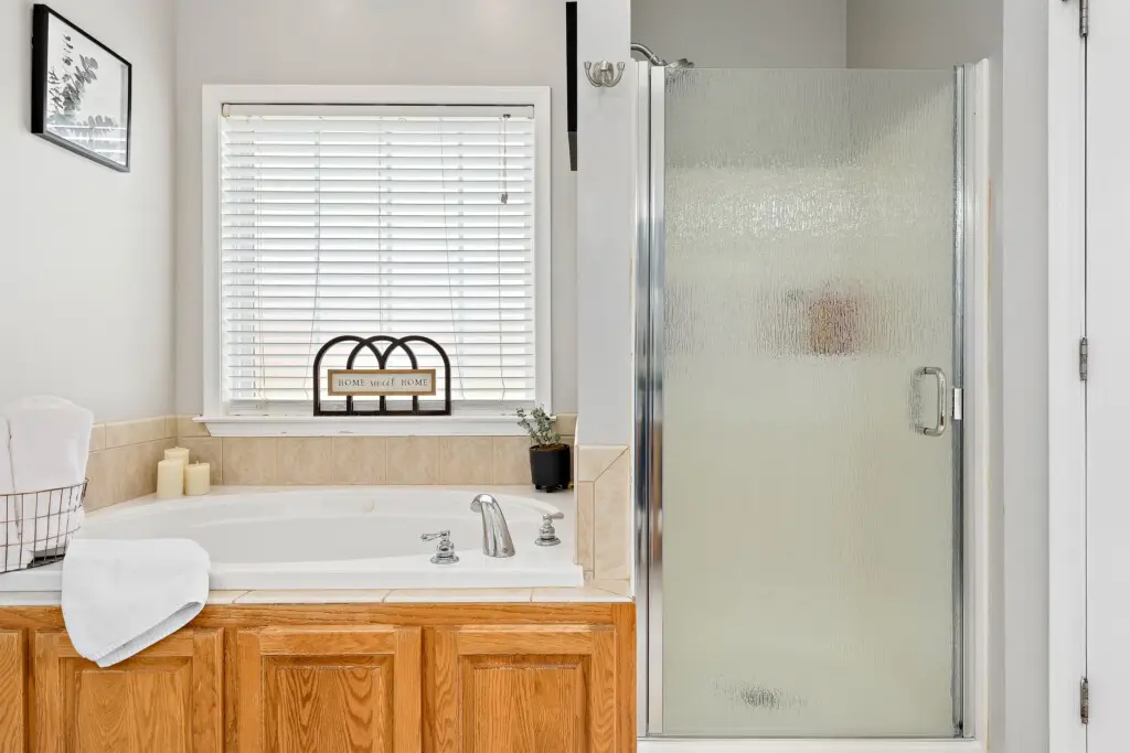 0c9c69519bbd432e9081db71bdd8a44b LargeOriginal.jpg