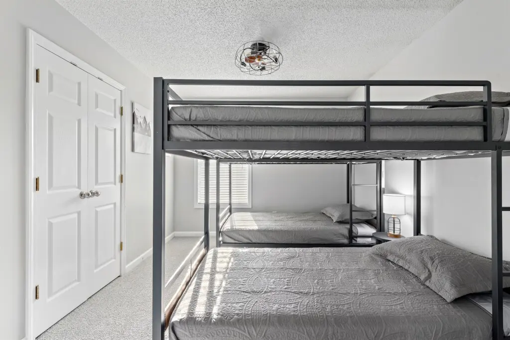 3259280301a44ecdbe08ed721534a8c6 LargeOriginal.jpg