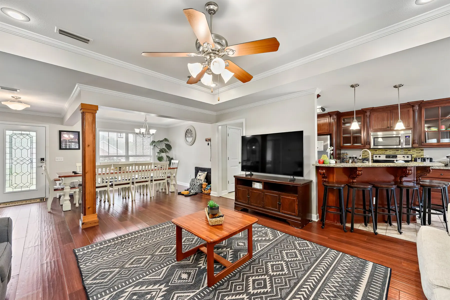 32ec7efb2aa04caf8f4ecf2084a71b61 LargeOriginal.jpg