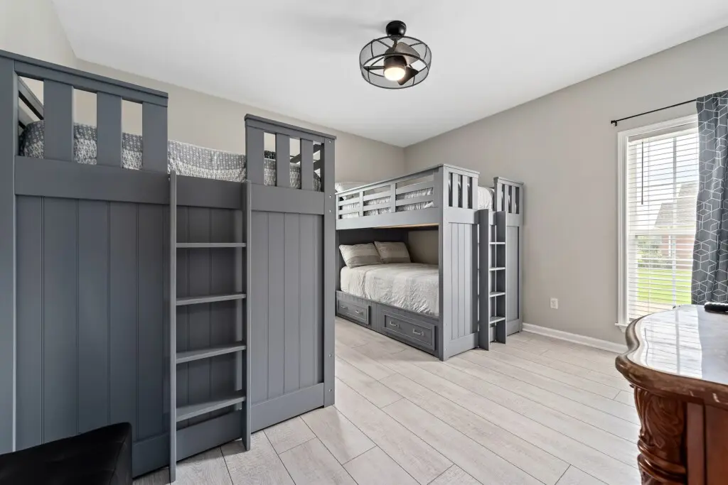 38e83dc54867447699b5a6cc12be1b0a LargeOriginal.jpg