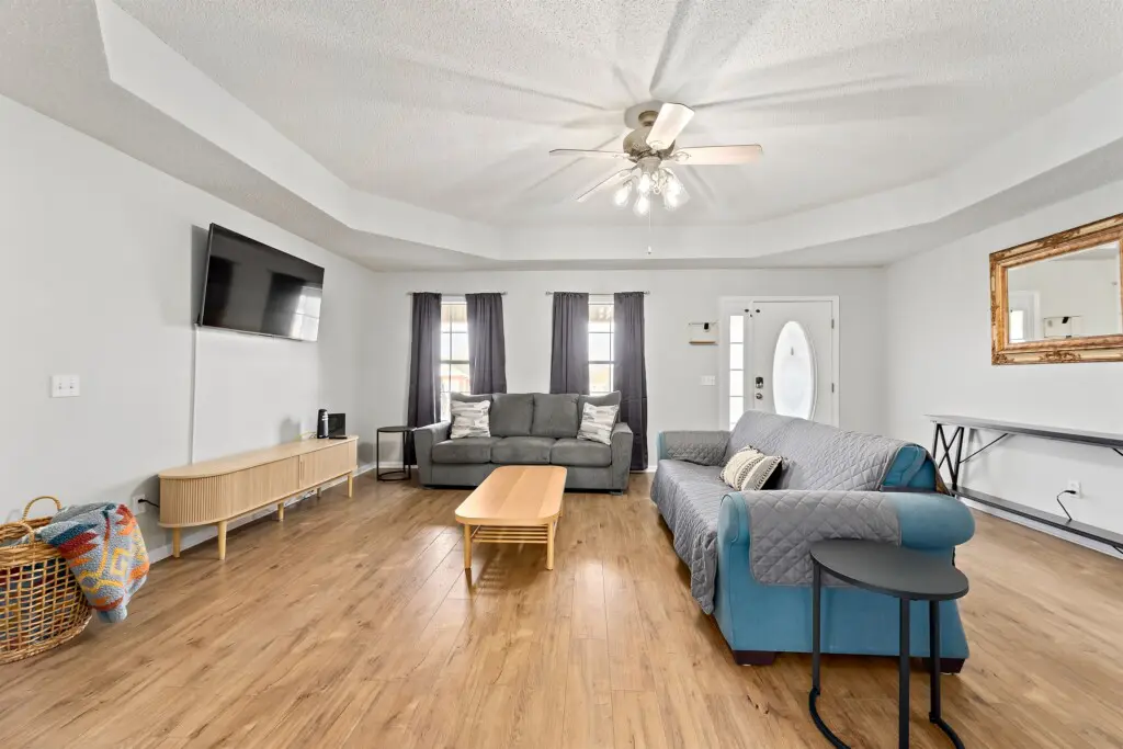 41dd882809fa40bb9085fa6dbce7f874 LargeOriginal.jpg