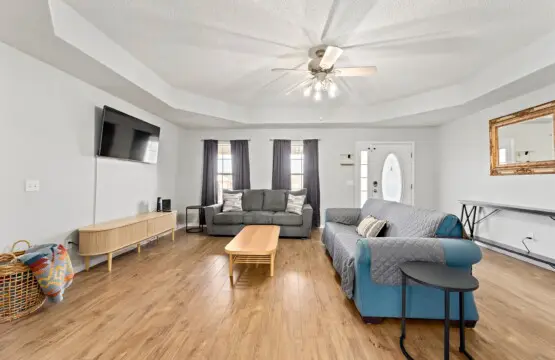 41dd882809fa40bb9085fa6dbce7f874 LargeOriginal.jpg