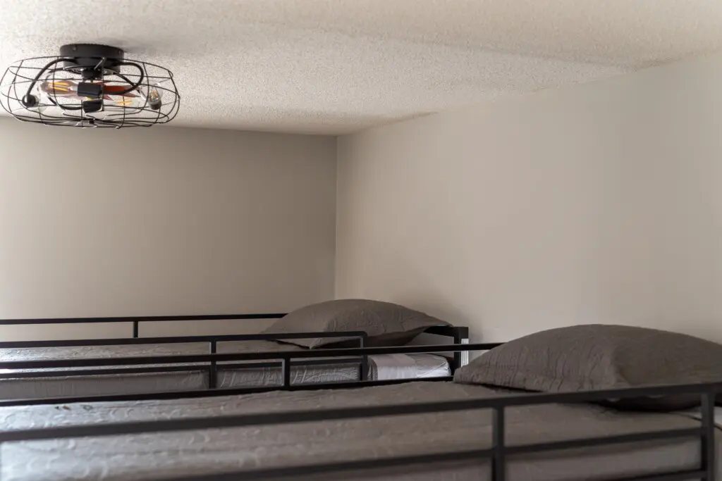 49011784064a40e5a64064486e957587 LargeOriginal.jpg