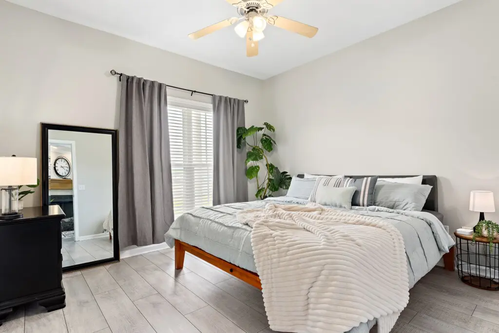 6ebb50bc1a3d473c8fa3eb9d55ea321c LargeOriginal.jpg