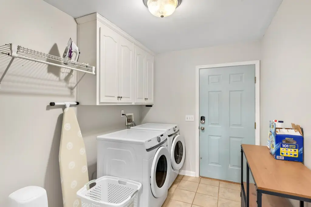 9ab91fc71a944b58b92dbb4cd74ece64 LargeOriginal.jpg