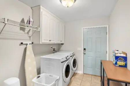 9ab91fc71a944b58b92dbb4cd74ece64 LargeOriginal.jpg