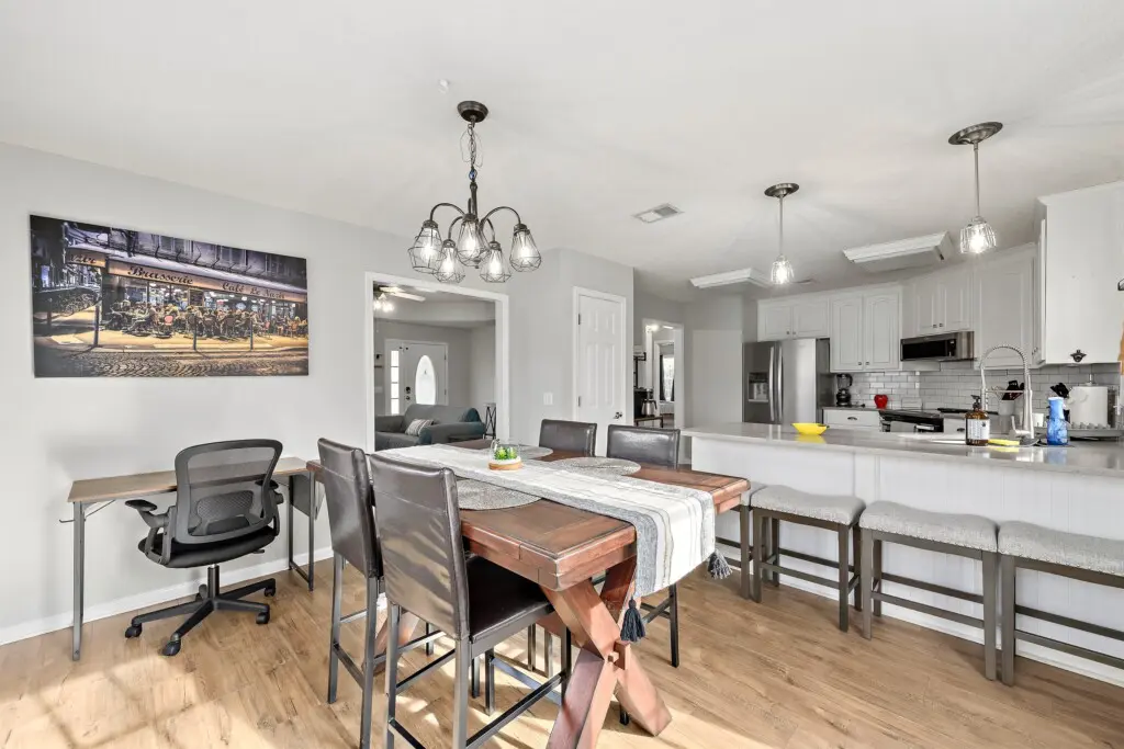 ac21fb07af4744f0b747cddb8908b08b LargeOriginal.jpg