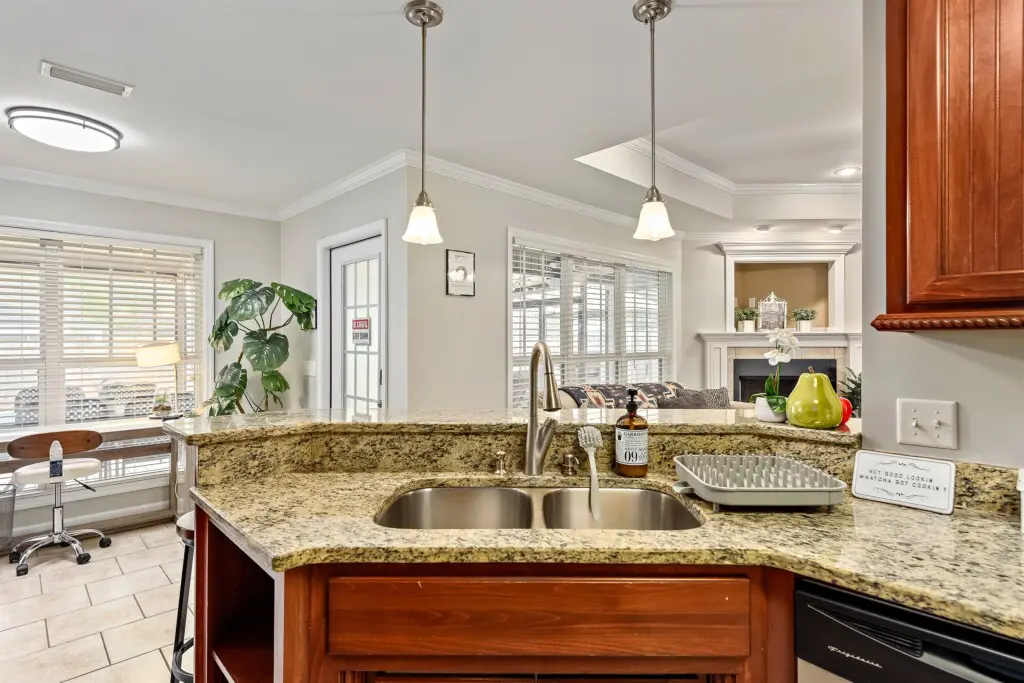 b6c6e954bade45f99692c88e2da85404 LargeOriginal.jpg