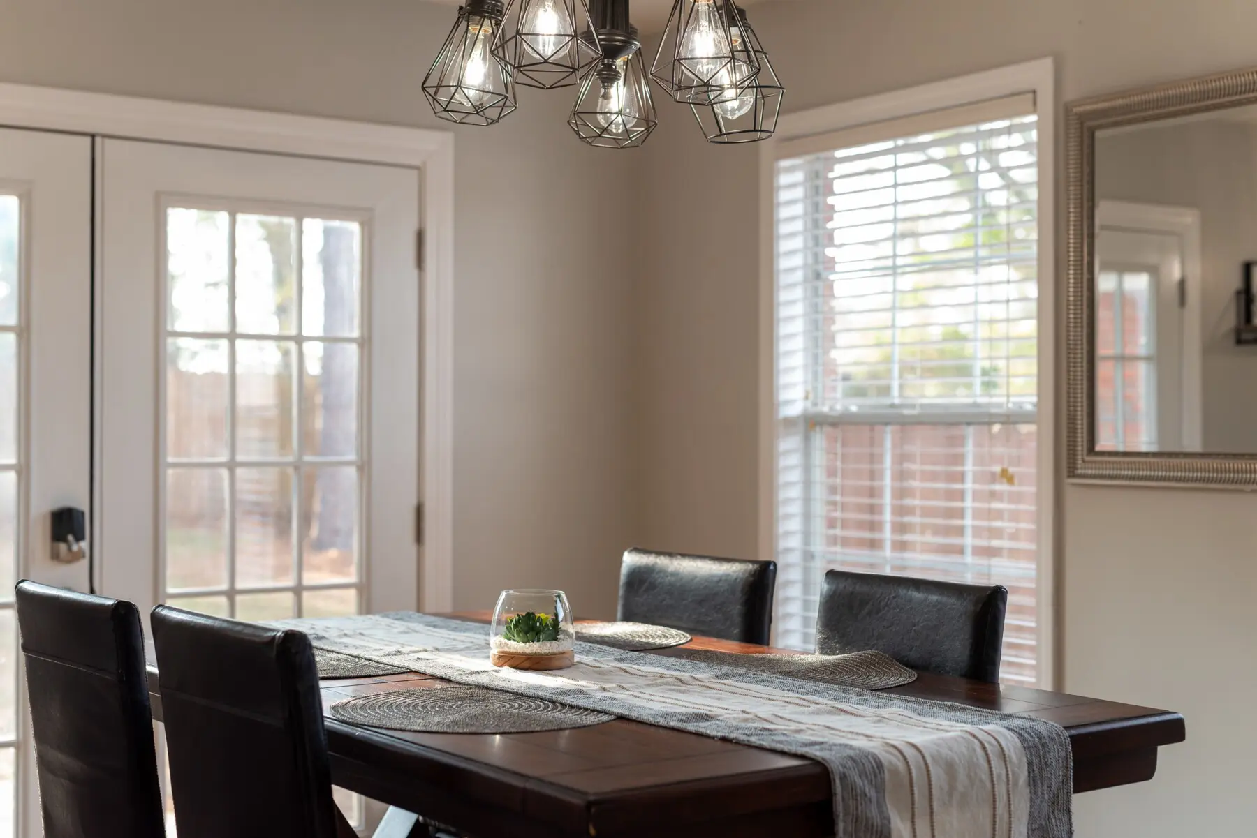 efae2e2bae2941e6a983f5bfe7e496b1 LargeOriginal.jpg