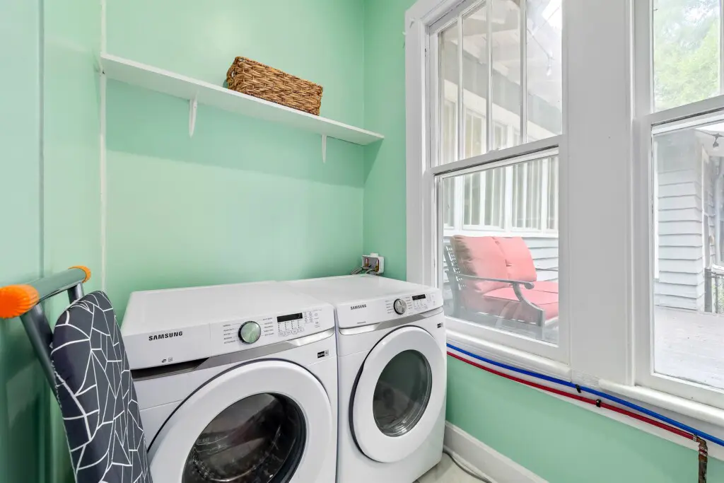 fbfe68483c2a4bff84383057ba433fb4 LargeOriginal.jpg